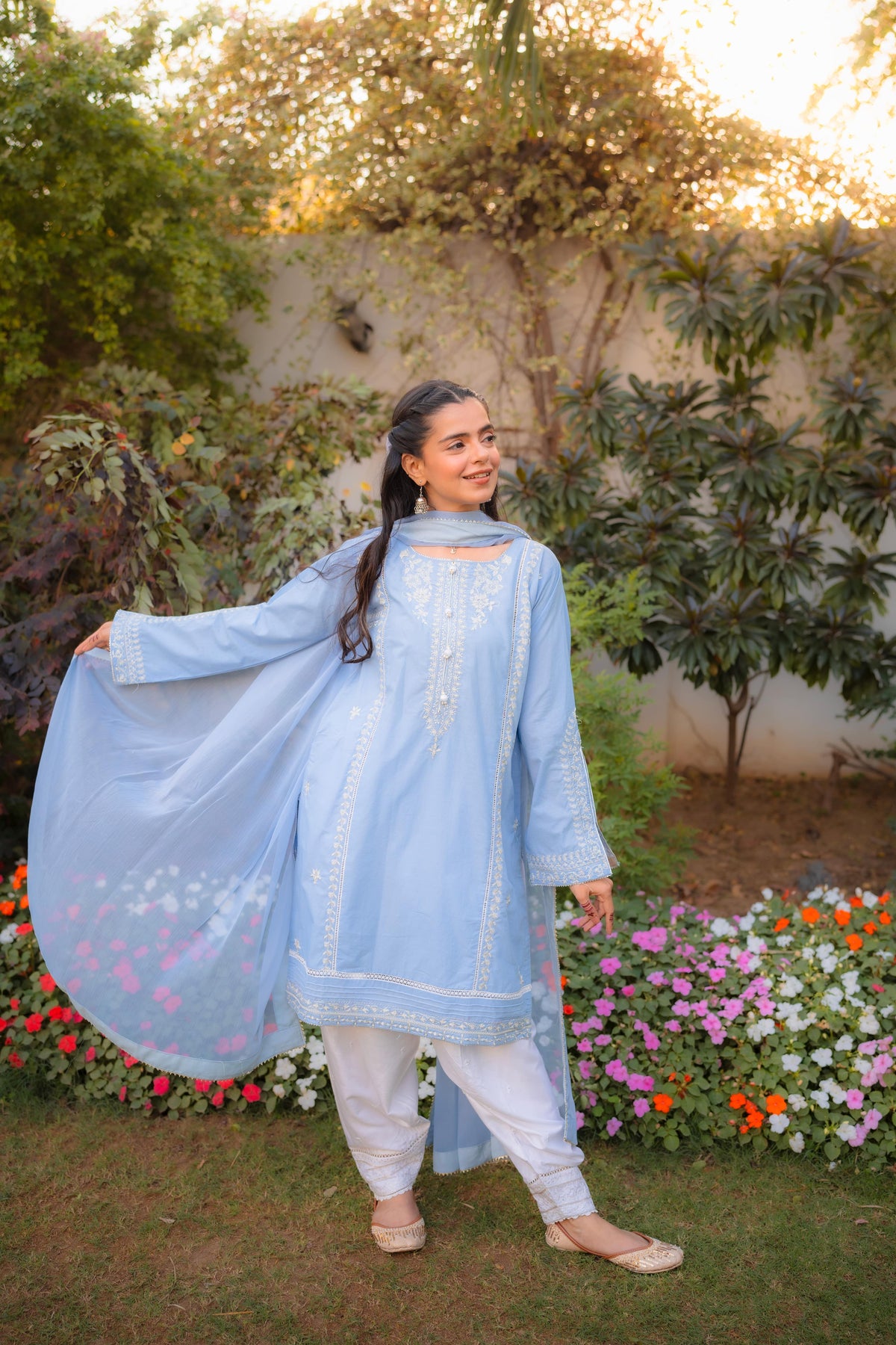 Aara 2 Pc (Multani Kurta & Dupatta)